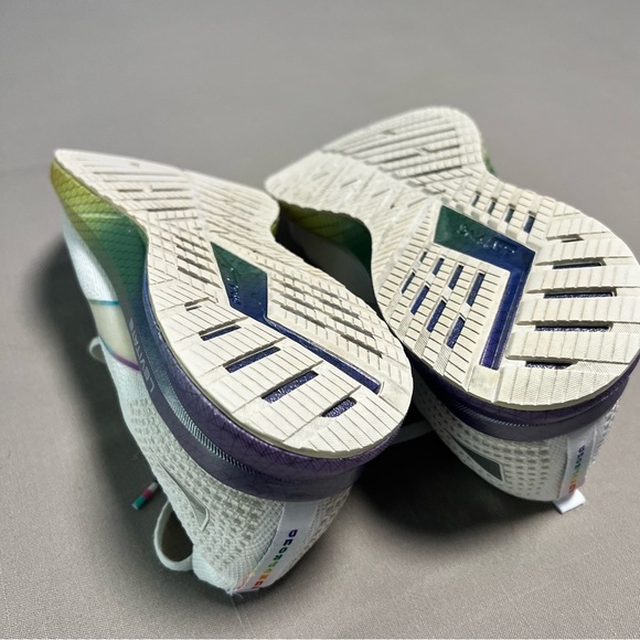 Brooks Levitate 5 Stealthfit Pride Running Shoe Women Size 11 - Picture 10 of 13